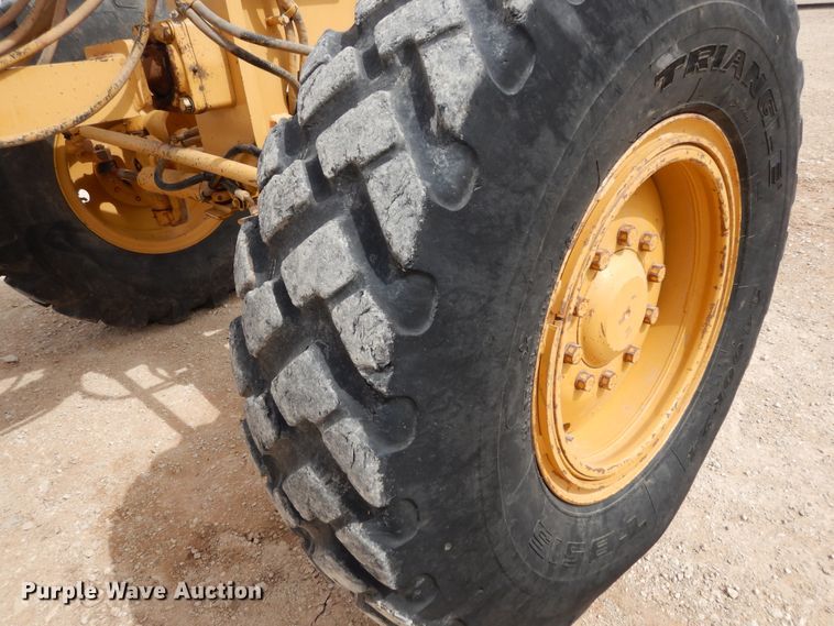 image for item DK0244 2002 Caterpillar 140H  motor grader