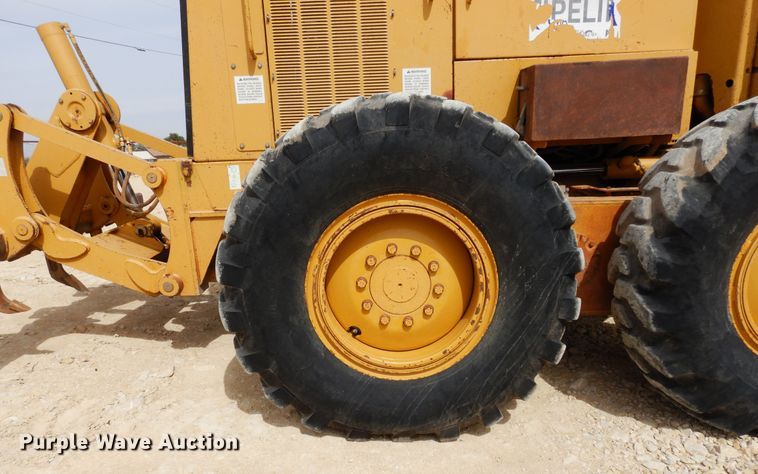 image for item DK0244 2002 Caterpillar 140H  motor grader