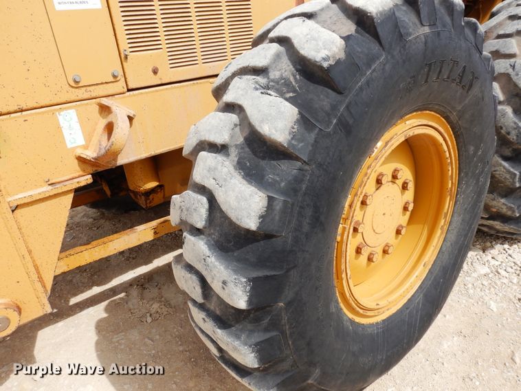 image for item DK0244 2002 Caterpillar 140H  motor grader