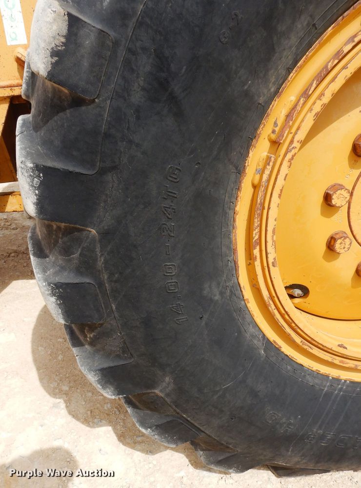 image for item DK0244 2002 Caterpillar 140H  motor grader