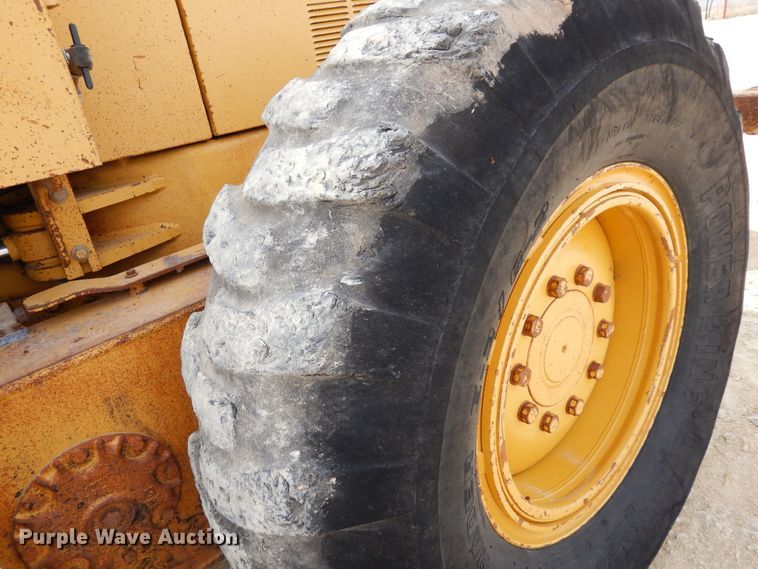 image for item DK0244 2002 Caterpillar 140H  motor grader