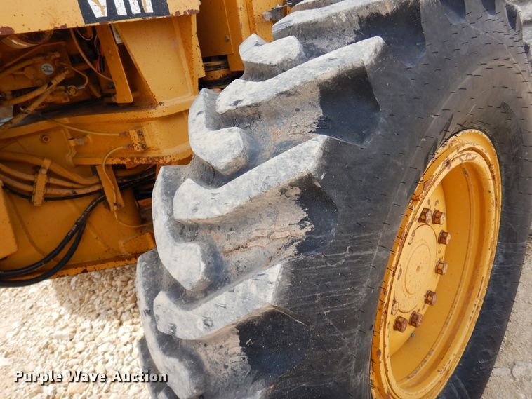 image for item DK0244 2002 Caterpillar 140H  motor grader