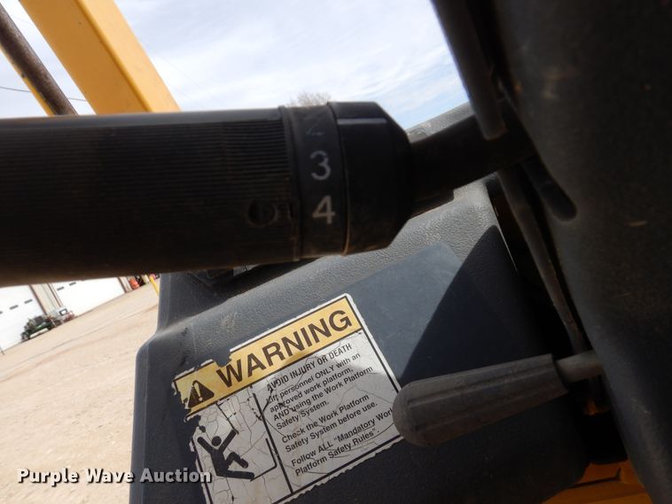 image for item DK0245 2004 Gehl DL-10H telehandler