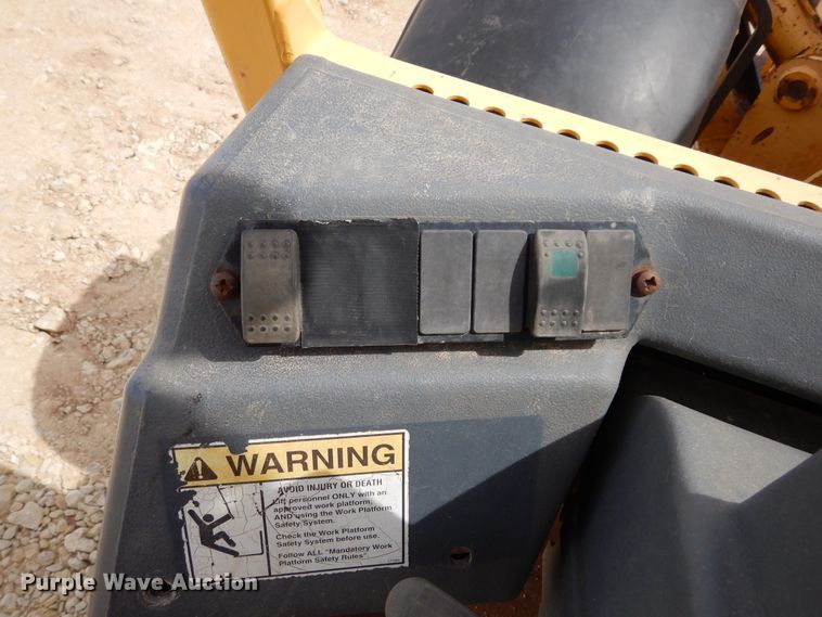 image for item DK0245 2004 Gehl DL-10H telehandler