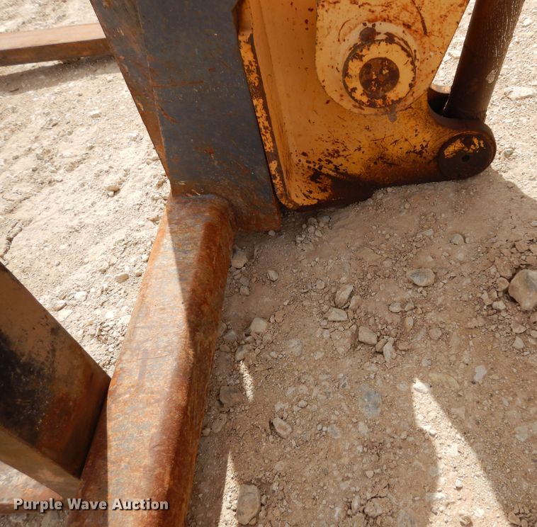 image for item DK0245 2004 Gehl DL-10H telehandler