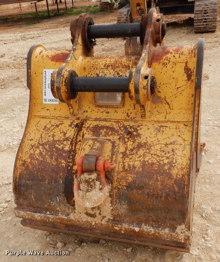 image for item DK0250 Caterpillar  41" W excavator bucket