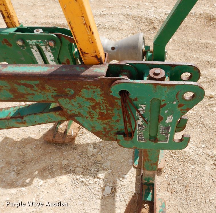 image for item DK0252 (4) McElroy poly pipe horses