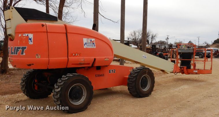 image for item DK0254 2003 JLG 600S  boom lift