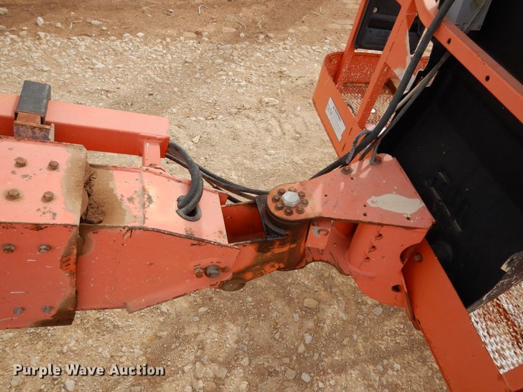 image for item DK0254 2003 JLG 600S  boom lift