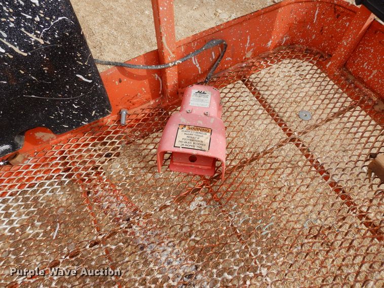 image for item DK0254 2003 JLG 600S  boom lift