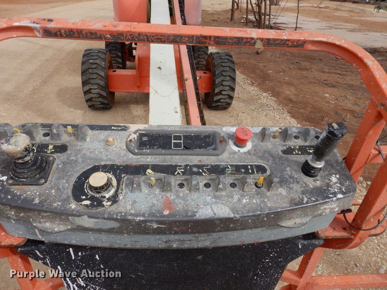 image for item DK0254 2003 JLG 600S  boom lift