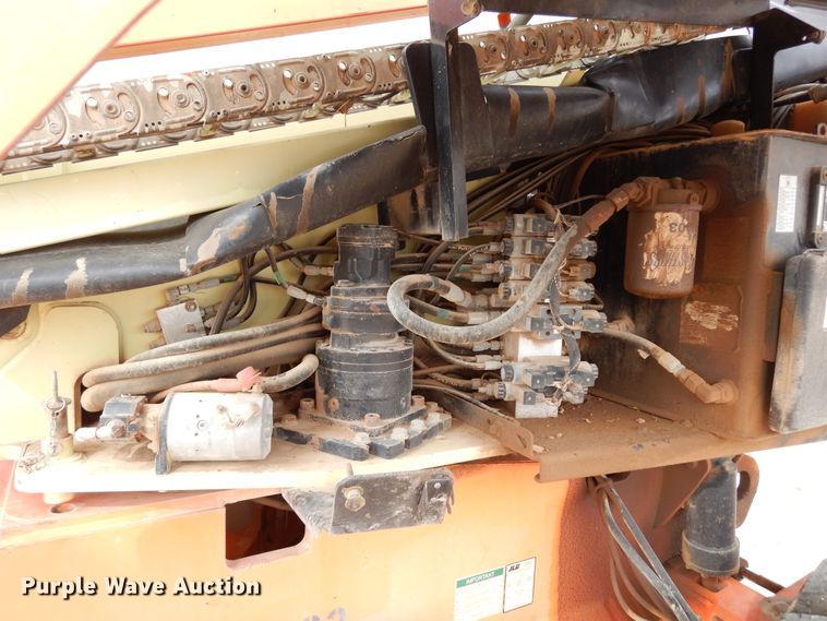 image for item DK0254 2003 JLG 600S  boom lift