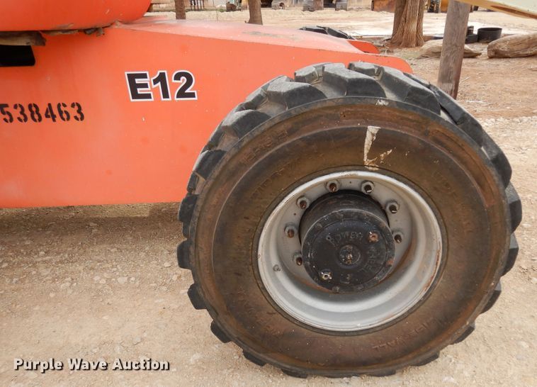 image for item DK0254 2003 JLG 600S  boom lift