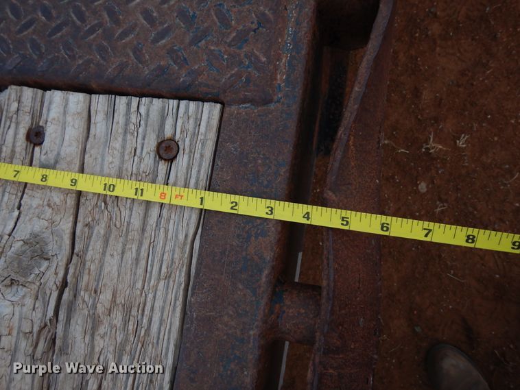 image for item DK0266 2011 Big Tex 35GN-25BK  equipment trailer