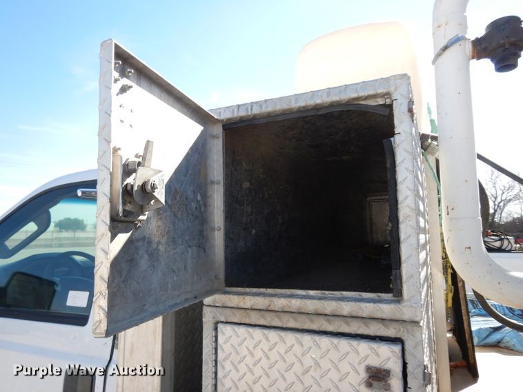 image for item DK0277 2009 Ford F550 Super Duty XL  vacuum truck