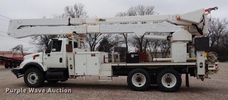 image for item DK0279 2006 International 7500  bucket truck