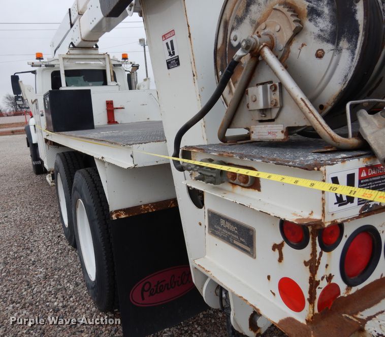 image for item DK0279 2006 International 7500  bucket truck