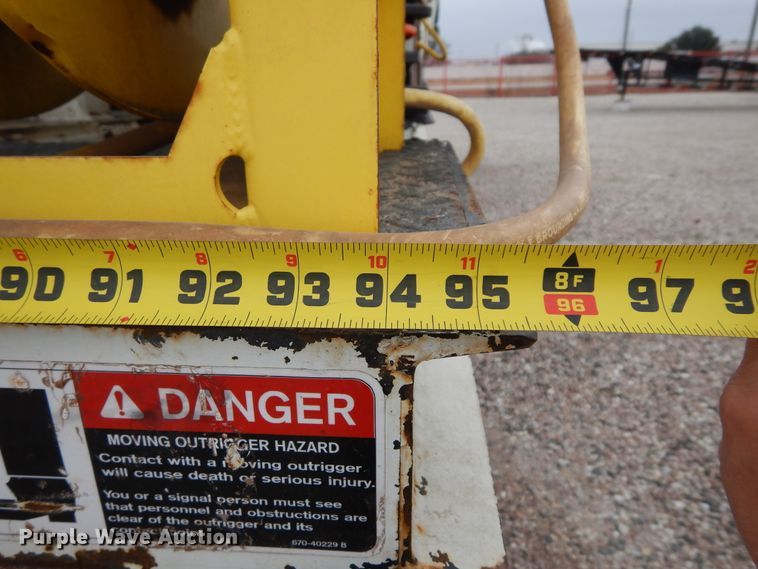 image for item DK0279 2006 International 7500  bucket truck