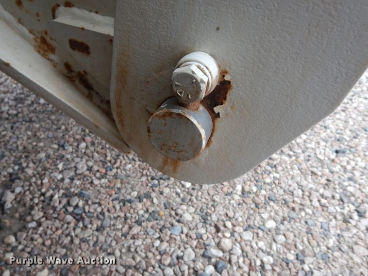 image for item DK0279 2006 International 7500  bucket truck