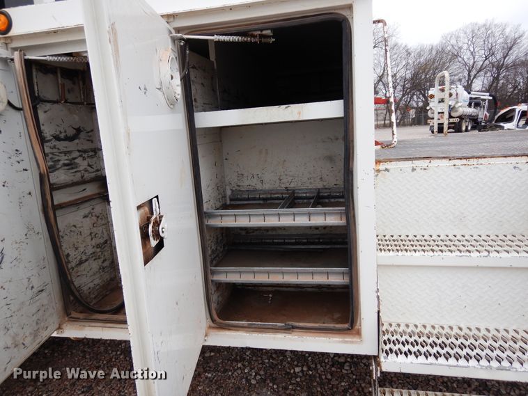 image for item DK0279 2006 International 7500  bucket truck