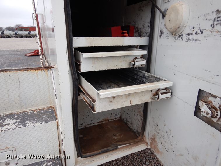 image for item DK0279 2006 International 7500  bucket truck