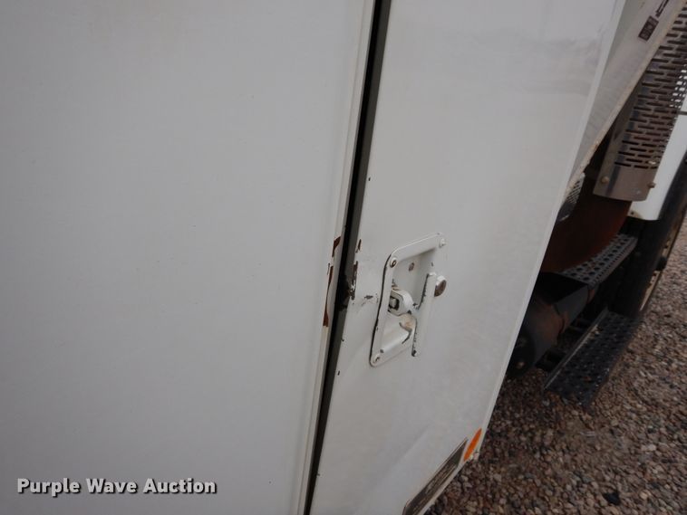 image for item DK0279 2006 International 7500  bucket truck