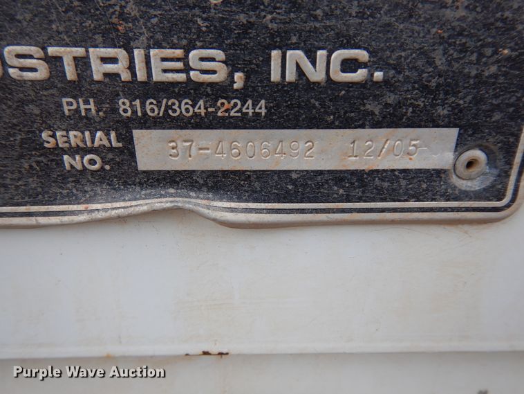 image for item DK0279 2006 International 7500  bucket truck