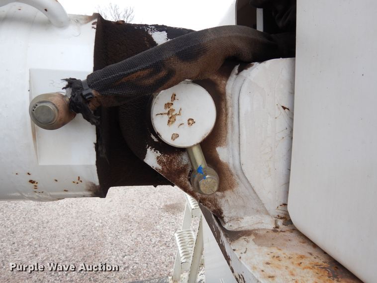 image for item DK0279 2006 International 7500  bucket truck