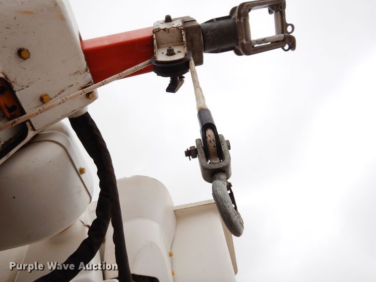 image for item DK0279 2006 International 7500  bucket truck