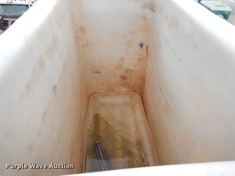 image for item DK0279 2006 International 7500  bucket truck