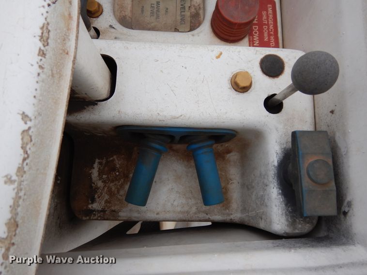 image for item DK0279 2006 International 7500  bucket truck