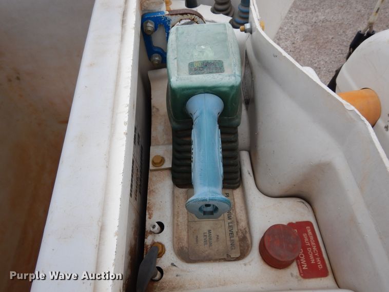 image for item DK0279 2006 International 7500  bucket truck