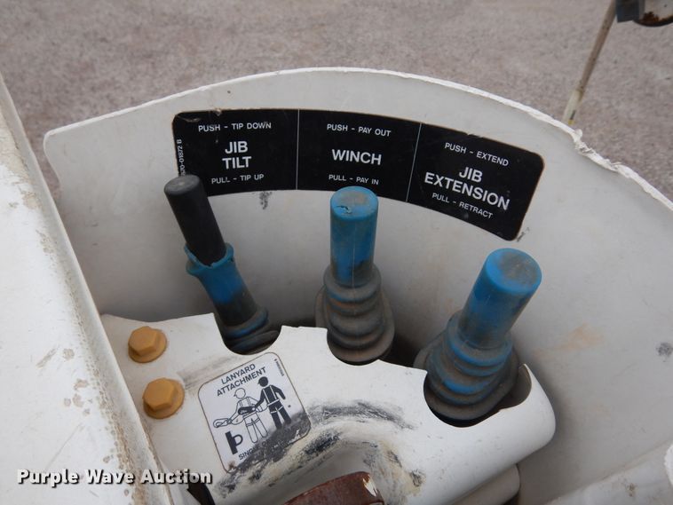 image for item DK0279 2006 International 7500  bucket truck