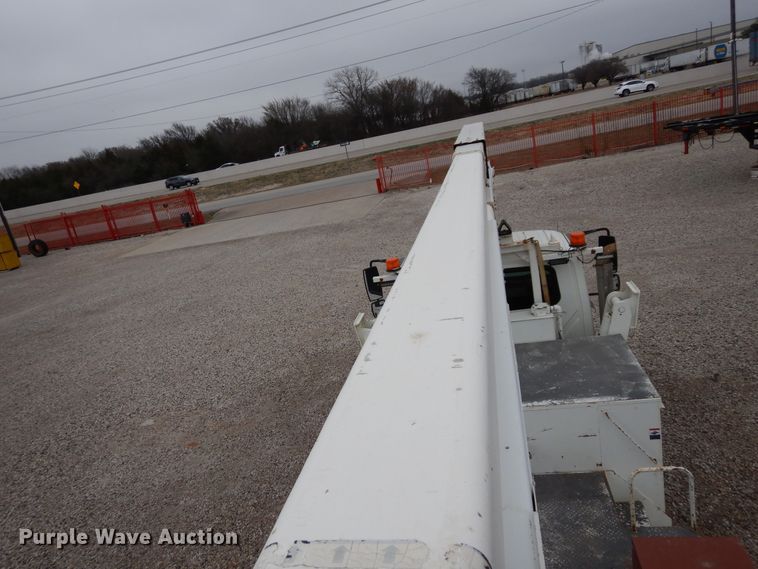 image for item DK0279 2006 International 7500  bucket truck