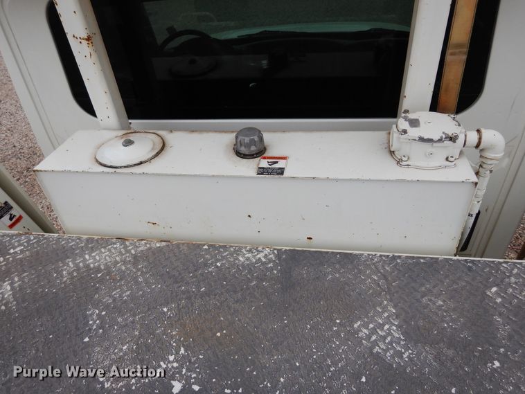 image for item DK0279 2006 International 7500  bucket truck