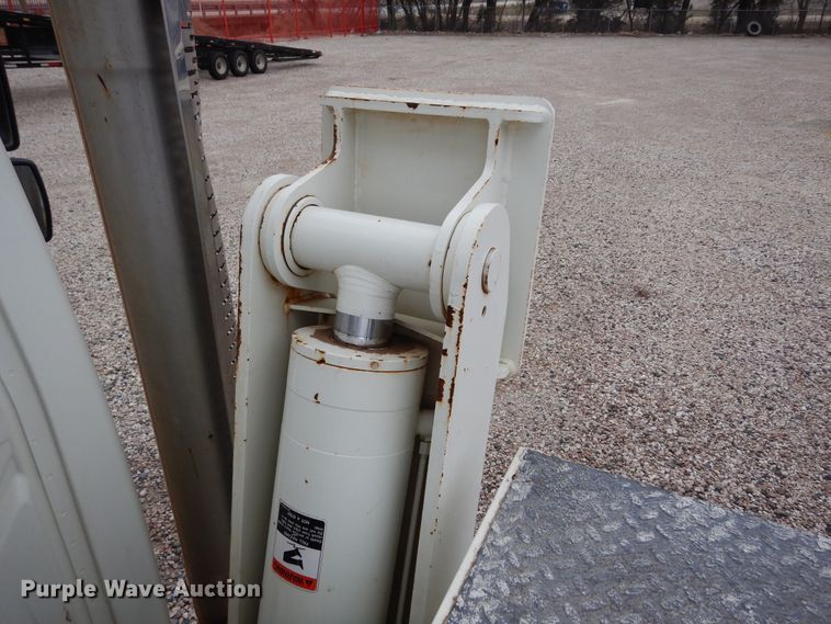 image for item DK0279 2006 International 7500  bucket truck