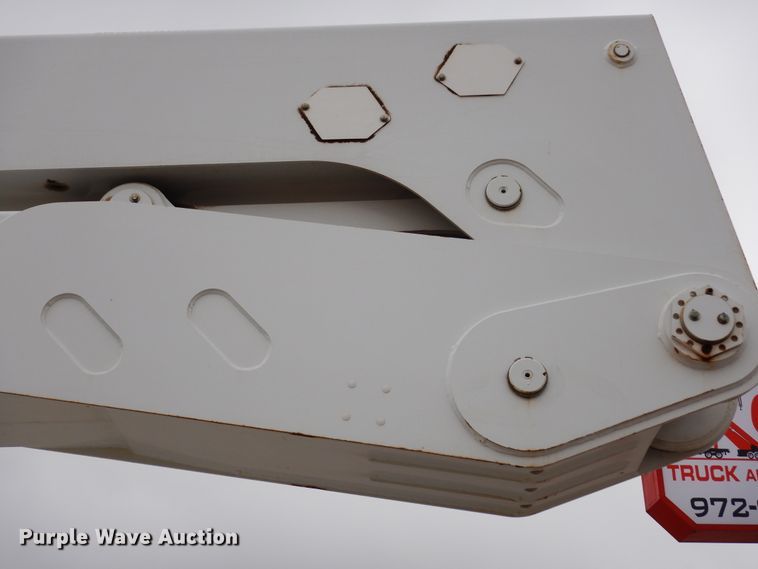 image for item DK0279 2006 International 7500  bucket truck