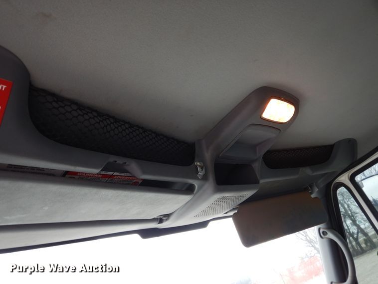 image for item DK0279 2006 International 7500  bucket truck