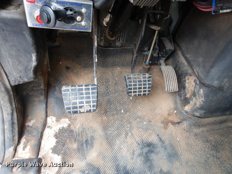 image for item DK0279 2006 International 7500  bucket truck