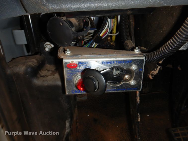 image for item DK0279 2006 International 7500  bucket truck