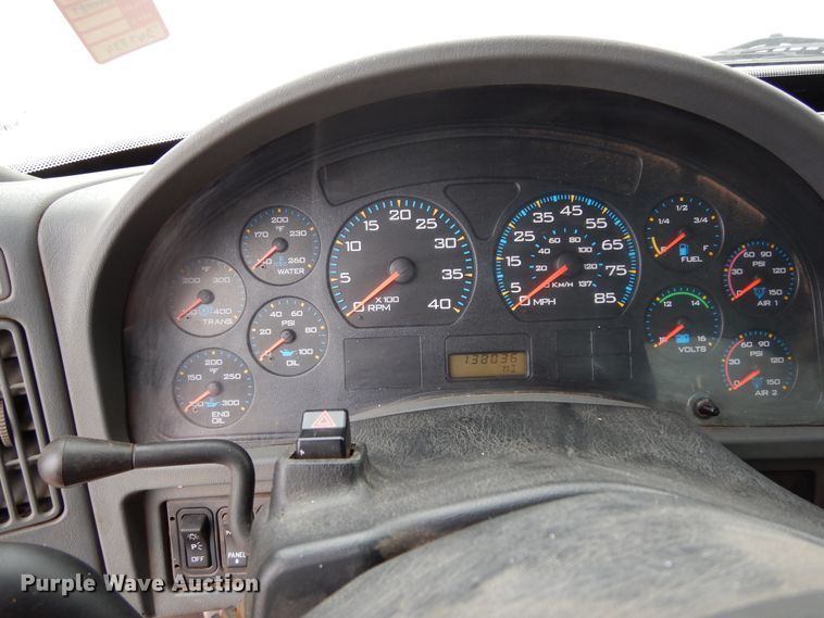 image for item DK0279 2006 International 7500  bucket truck