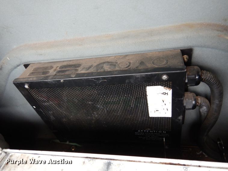 image for item DK0279 2006 International 7500  bucket truck