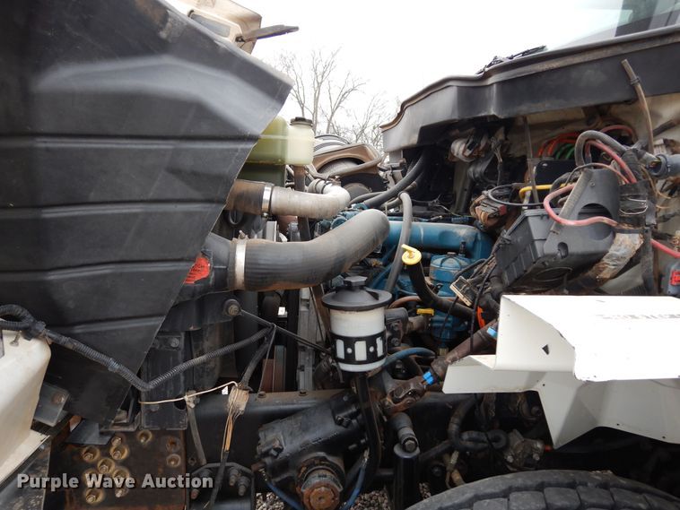 image for item DK0279 2006 International 7500  bucket truck