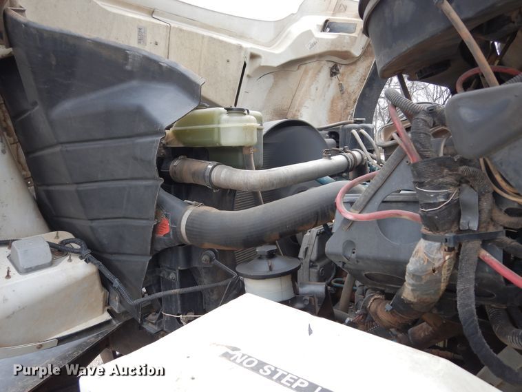 image for item DK0279 2006 International 7500  bucket truck