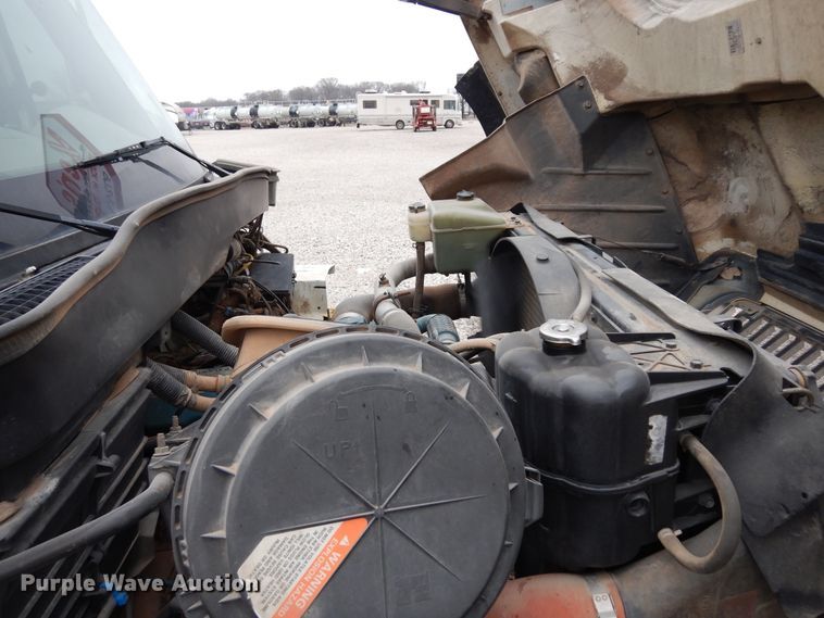 image for item DK0279 2006 International 7500  bucket truck