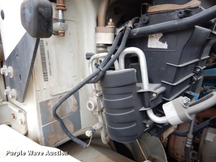 image for item DK0279 2006 International 7500  bucket truck