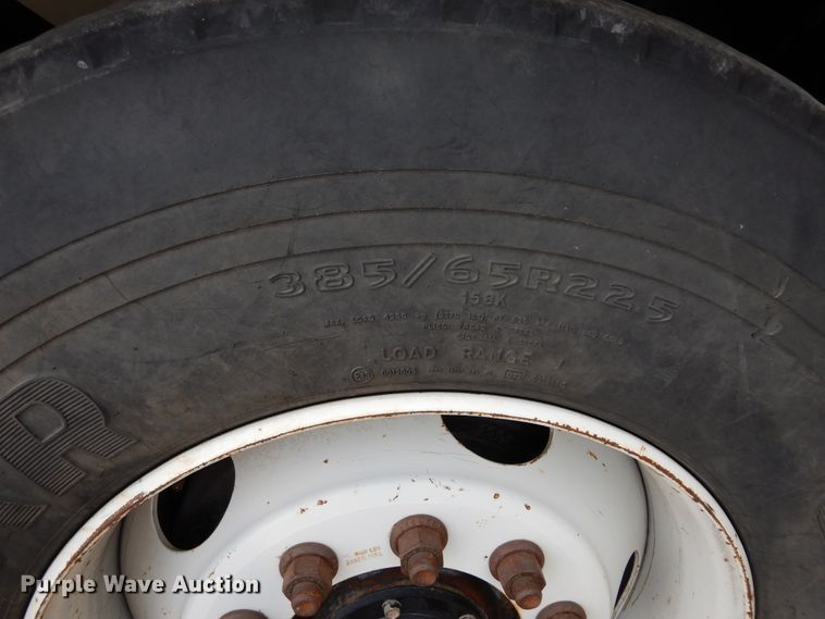 image for item DK0279 2006 International 7500  bucket truck