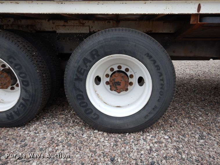 image for item DK0279 2006 International 7500  bucket truck