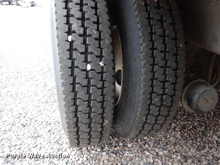 image for item DK0279 2006 International 7500  bucket truck