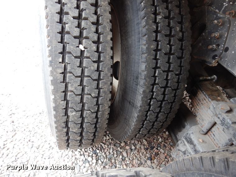 image for item DK0279 2006 International 7500  bucket truck